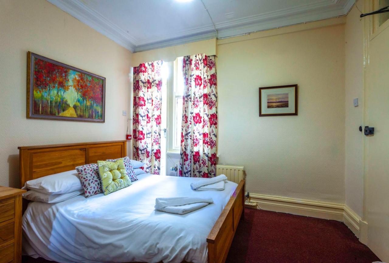 The Royal Bar & Shaker Hotell Morecambe Exteriör bild