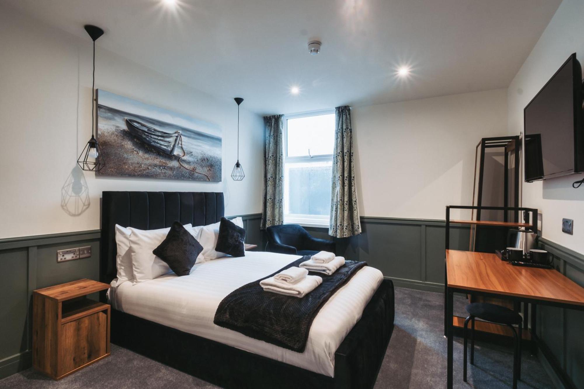 The Royal Bar & Shaker Hotell Morecambe Exteriör bild