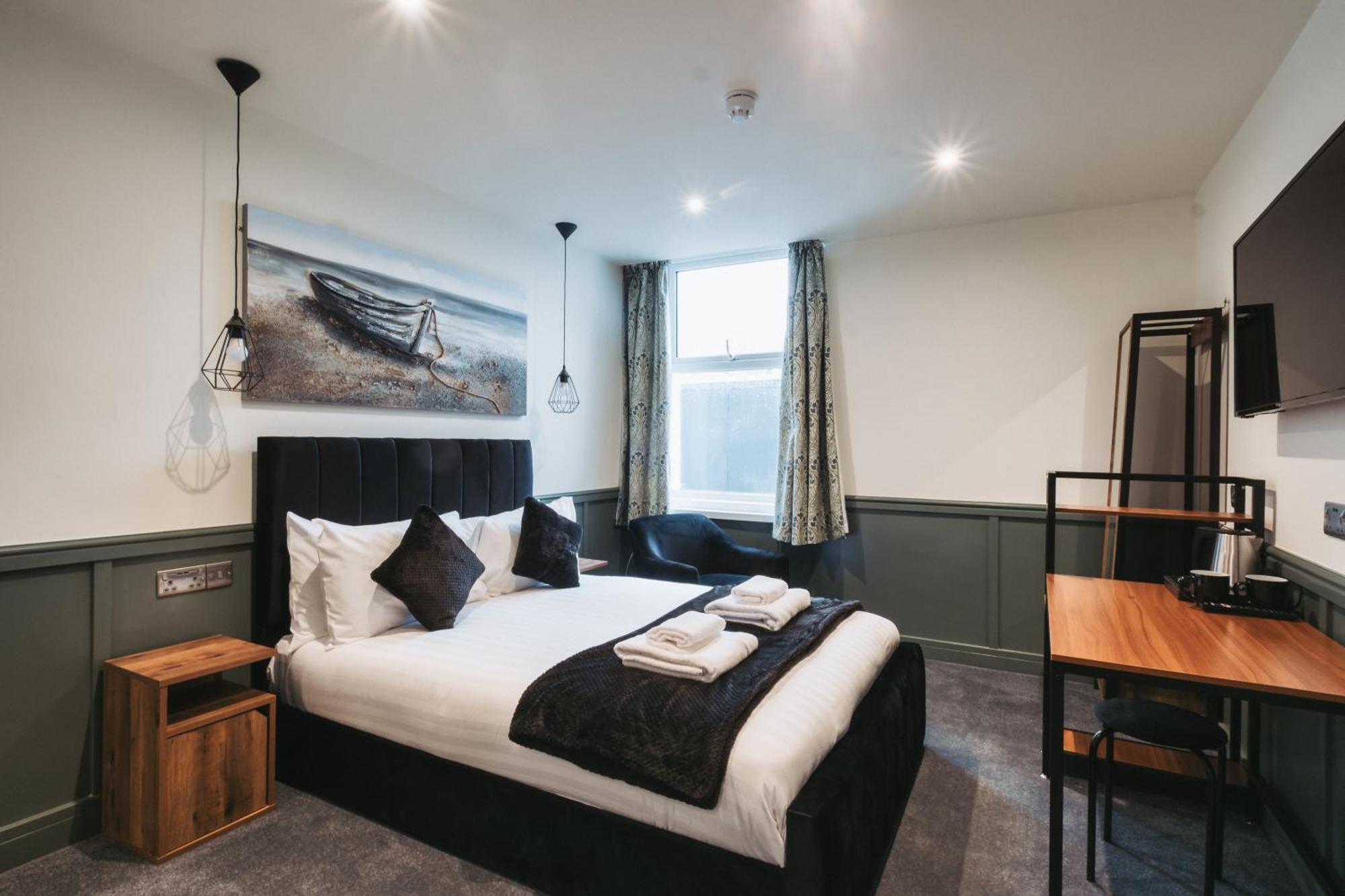 The Royal Bar & Shaker Hotell Morecambe Exteriör bild