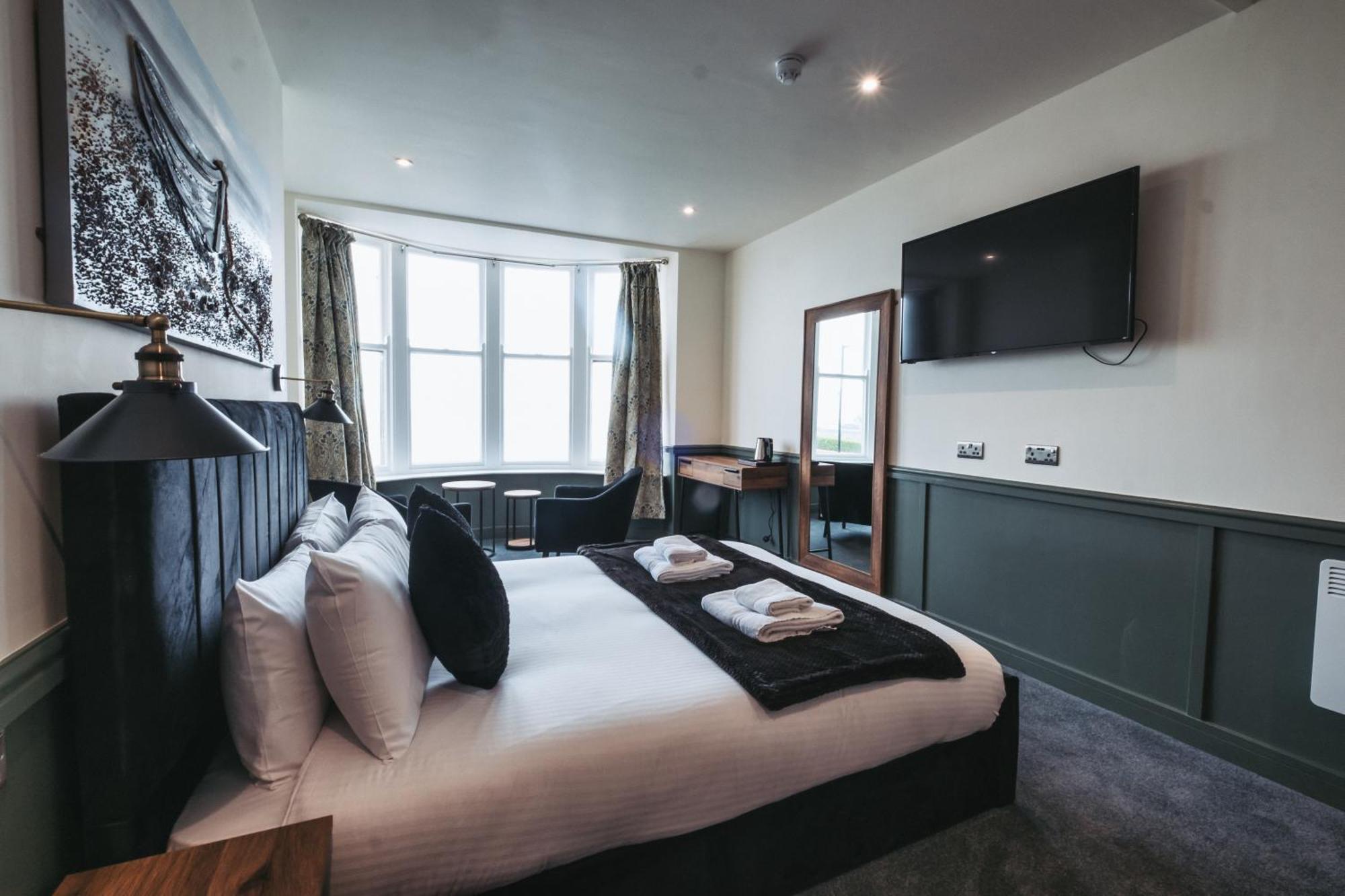 The Royal Bar & Shaker Hotell Morecambe Exteriör bild