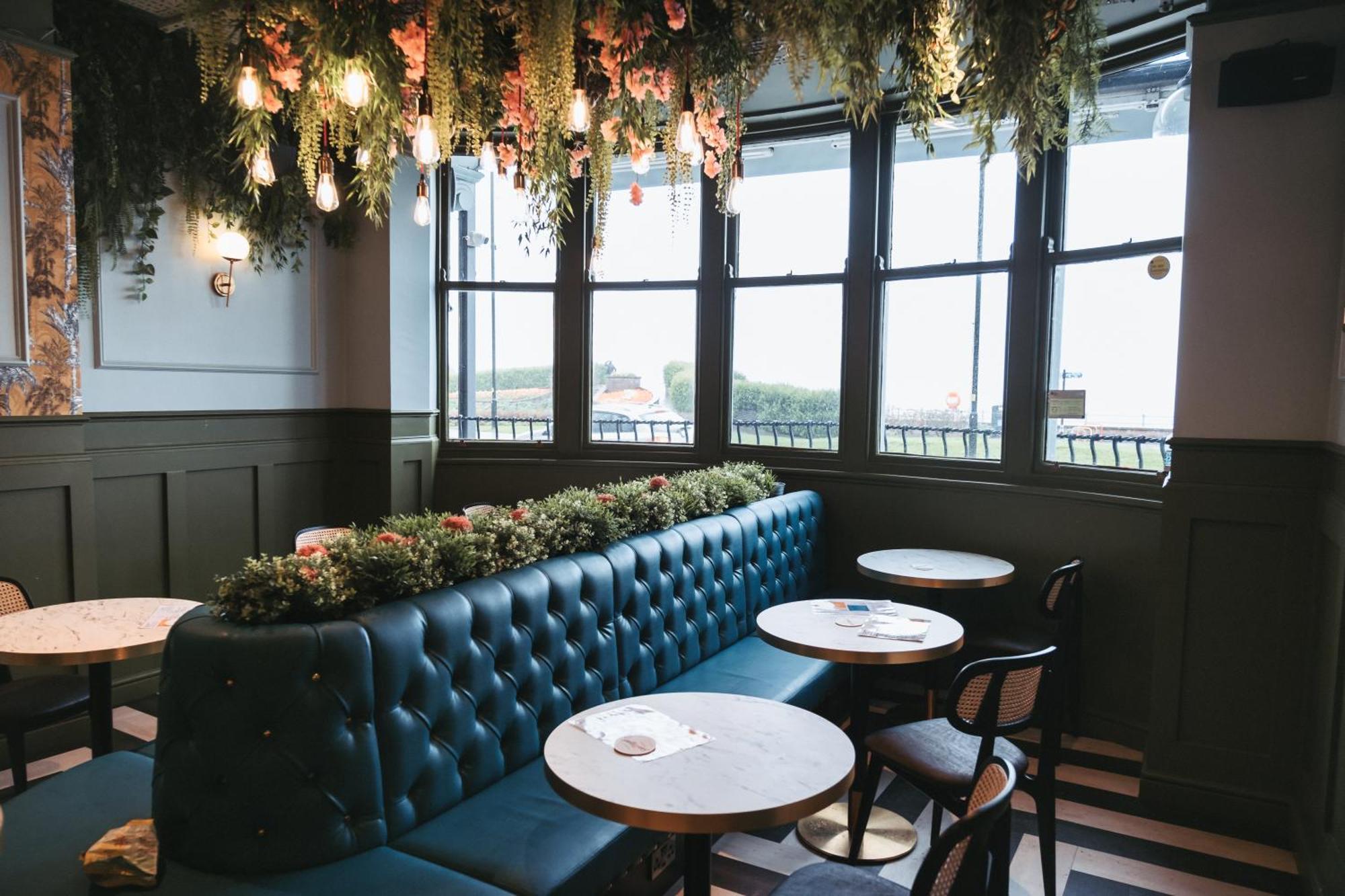 The Royal Bar & Shaker Hotell Morecambe Exteriör bild